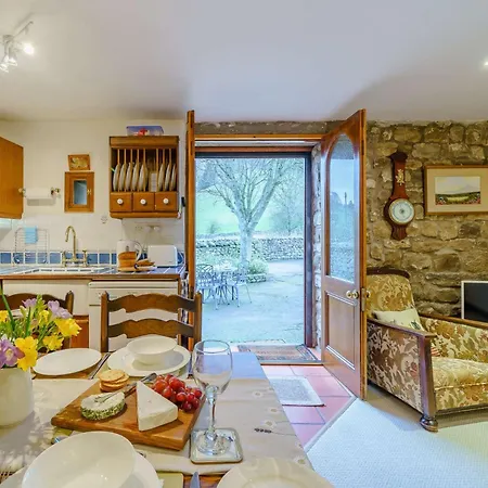 2 Bed In Sedbergh 57641 Holiday home