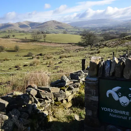 2 Bed In Sedbergh 57641 Holiday home *